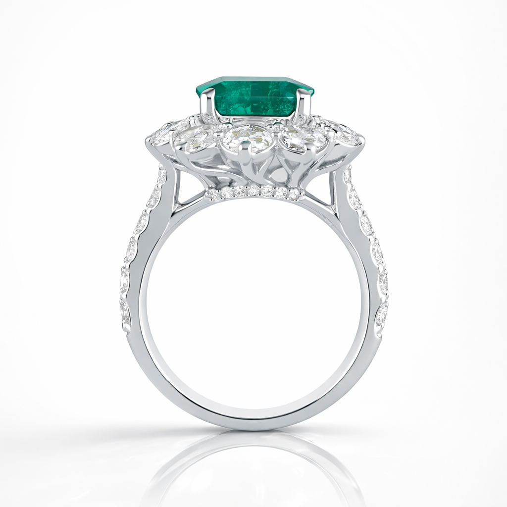 Emerald Cushion-Cut Ring in 925 Silver | WOKE
