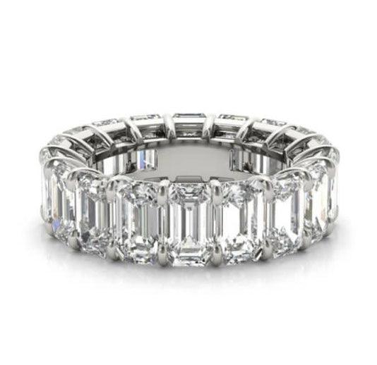 In 925 sterling silver and GRA certified moissanites