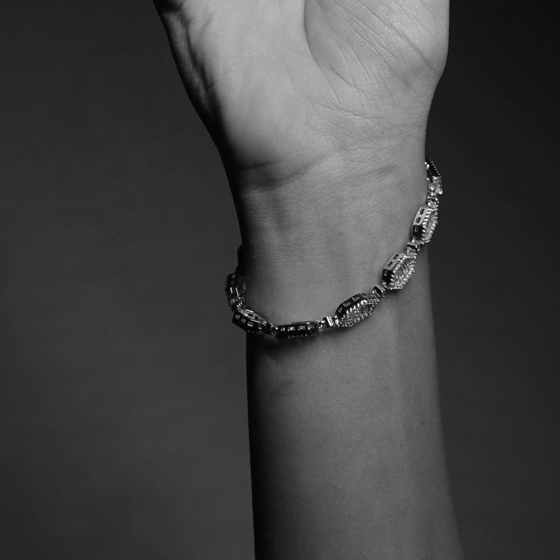 Tennis bracelet