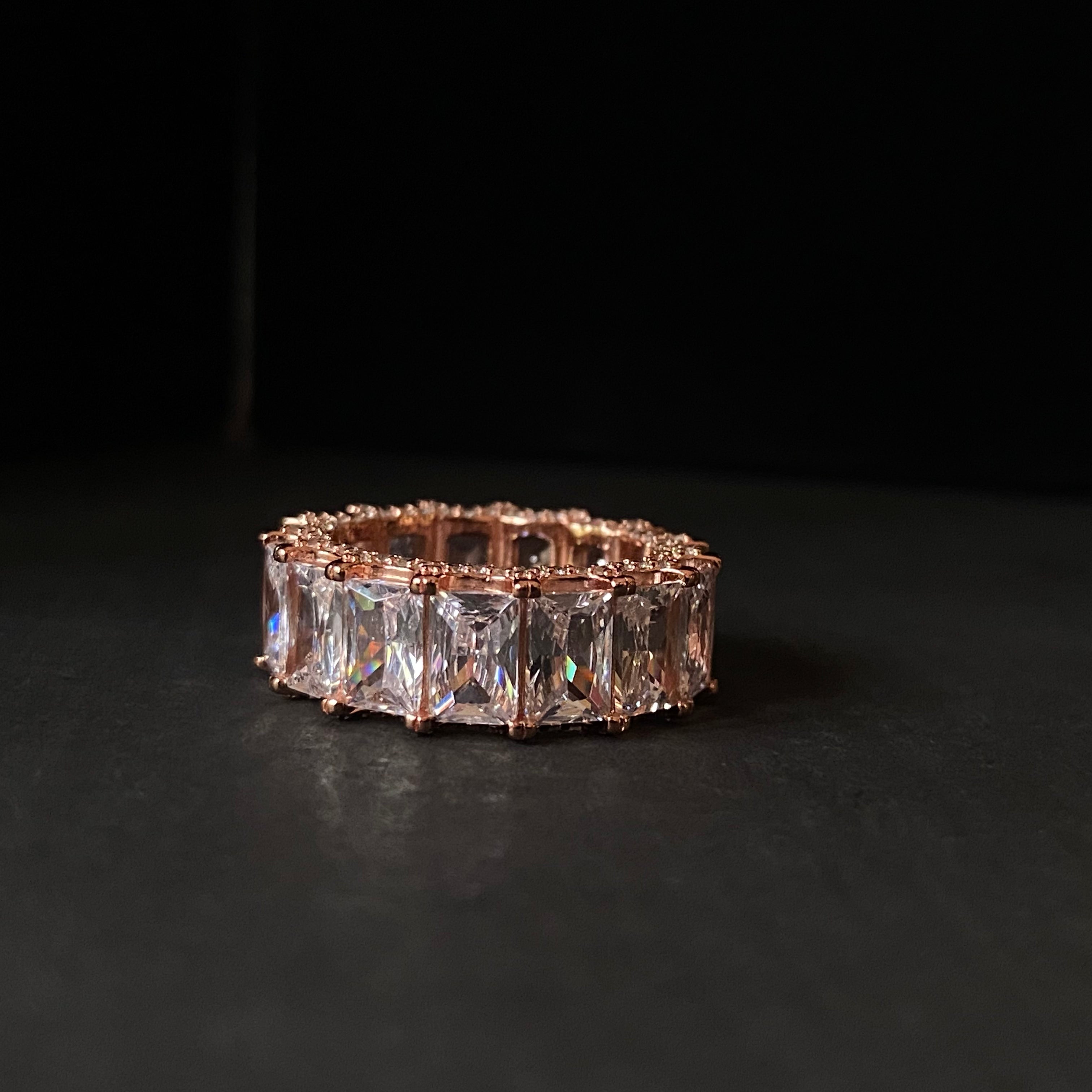 Thicc Radinat cut eternity band