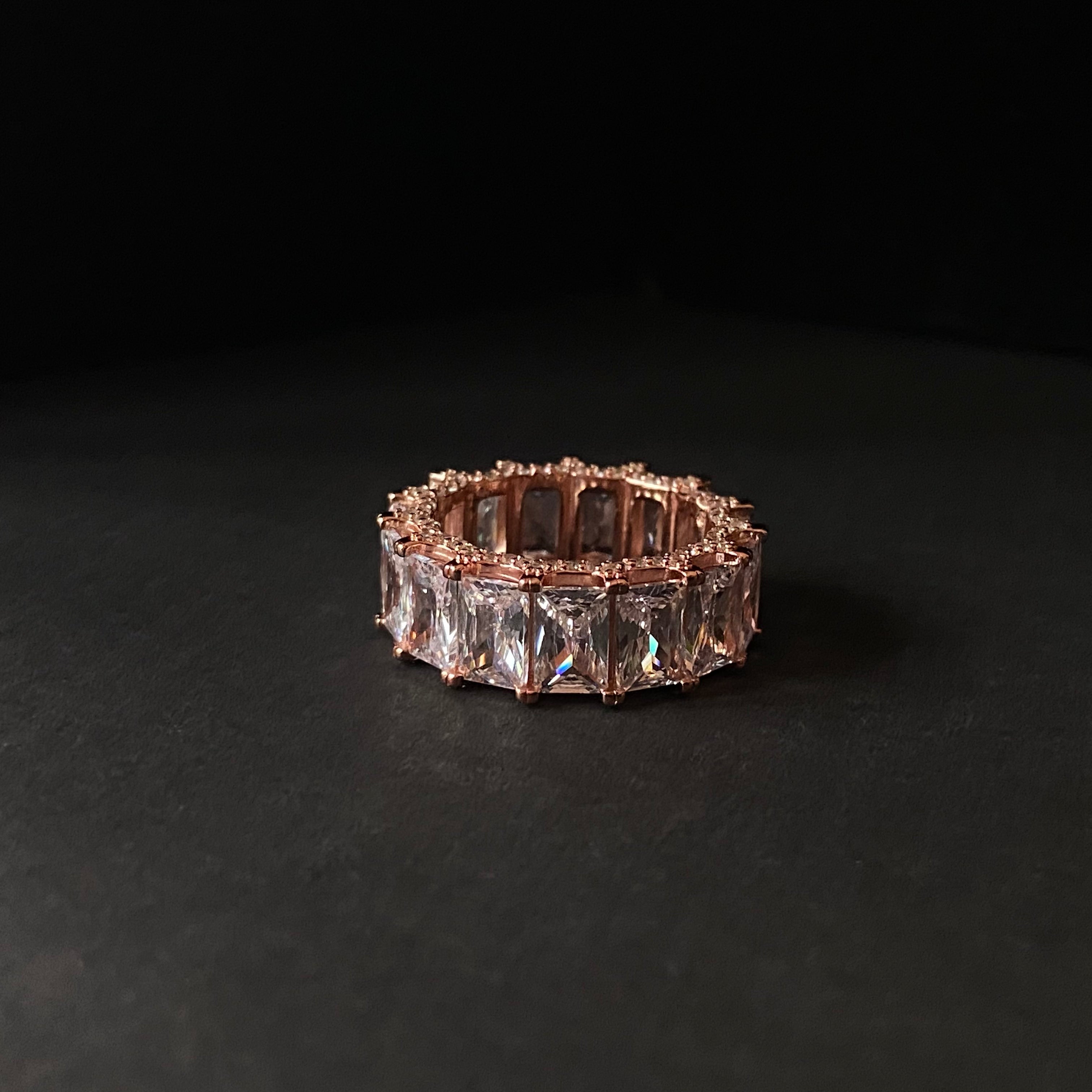 Thicc Radinat cut eternity band