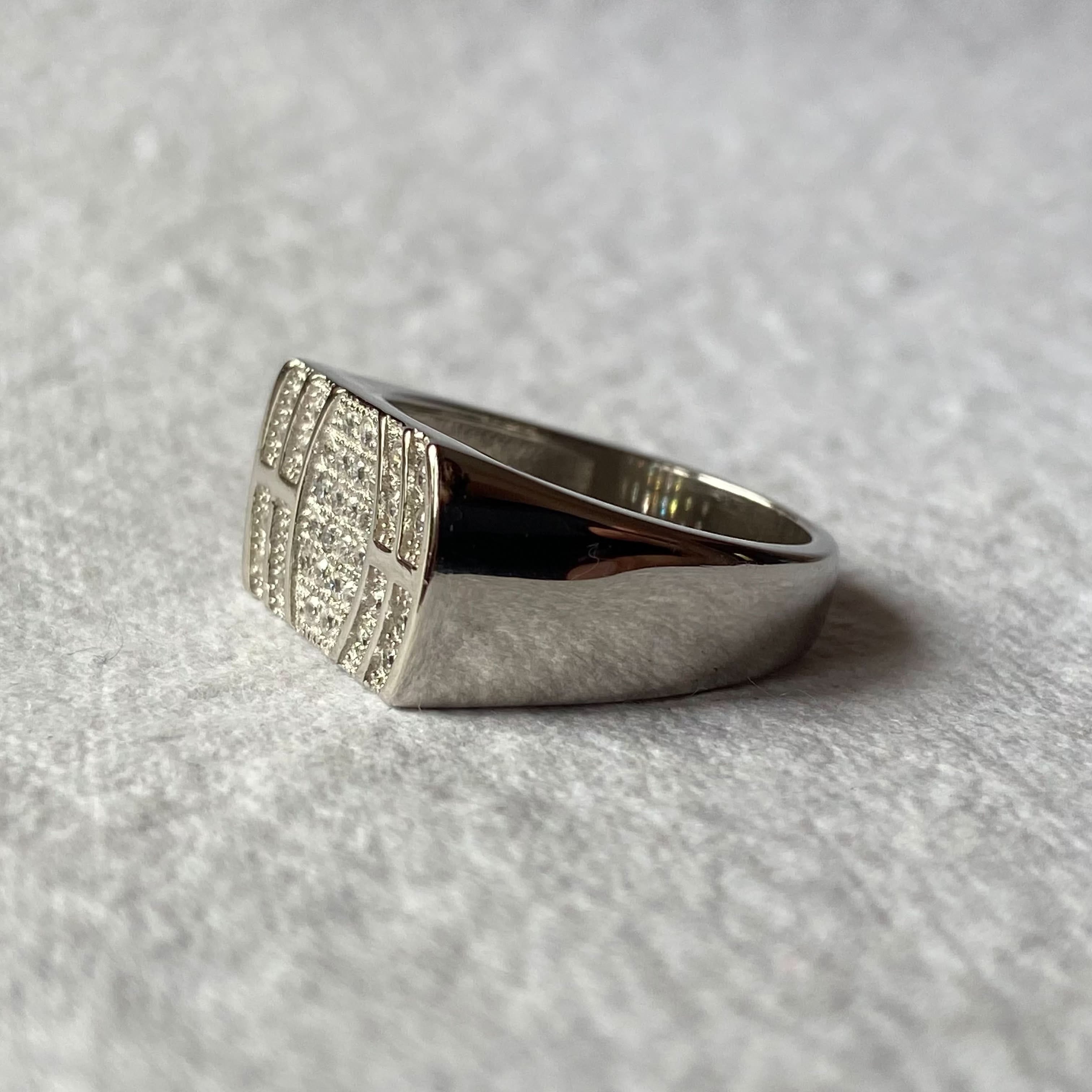 Flat Signet Waves centric ring | In 925 sterling silver