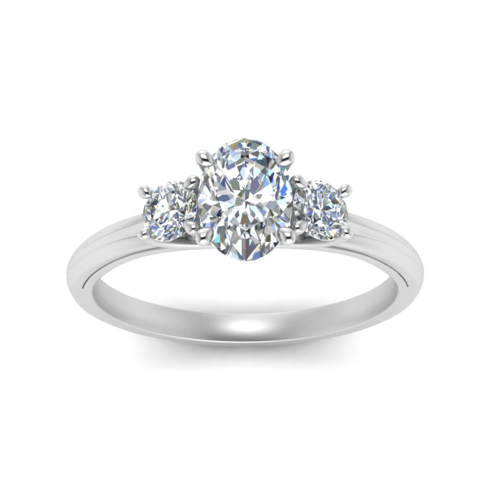 Oval cut moissanite with side round cut | In 925 sterling silver/14k gold and GRA certified moissanites