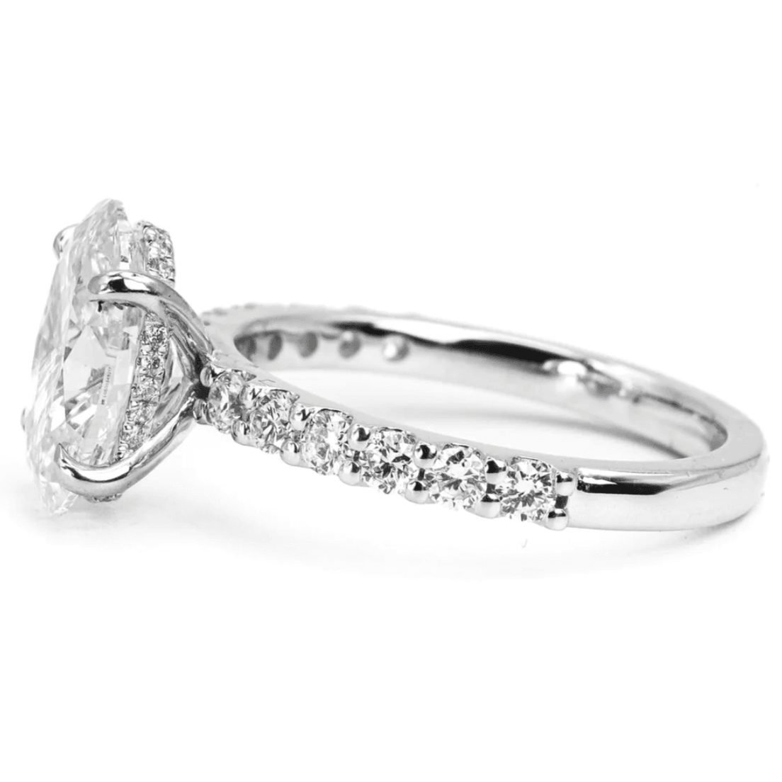 2 carat oval IGI certified lab grown diamond ring |  lab grown diamond ring in 14k gold| IGI certified lab grown diamond