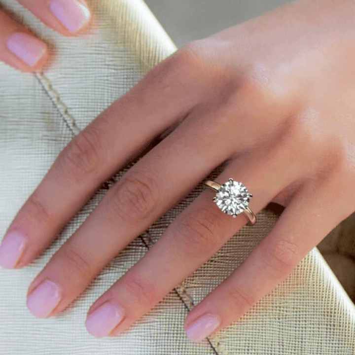 GRA certified moissanite