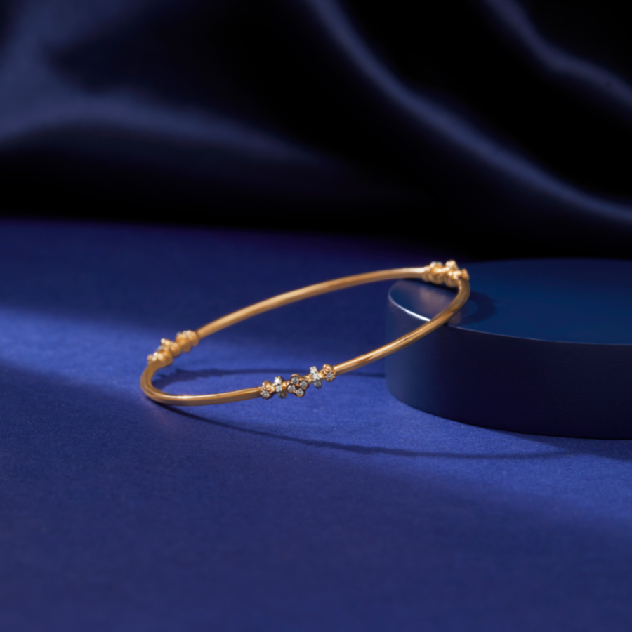 Round flower cut moissanite Tennis bangle | In 925 sterling silver and GRA certified moissanites