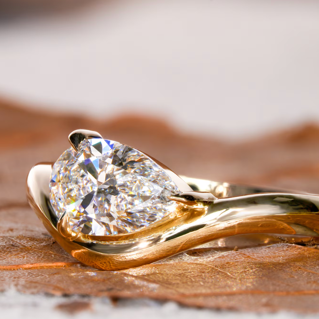 WOKE ™  1.51 CT Pear cut VVS-EF IGI Lab Grown Diamond ring in 14k GOLD