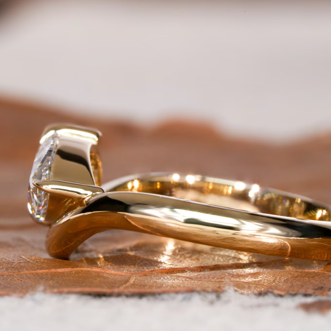 WOKE ™  1.51 CT Pear cut VVS-EF IGI Lab Grown Diamond ring in 14k GOLD