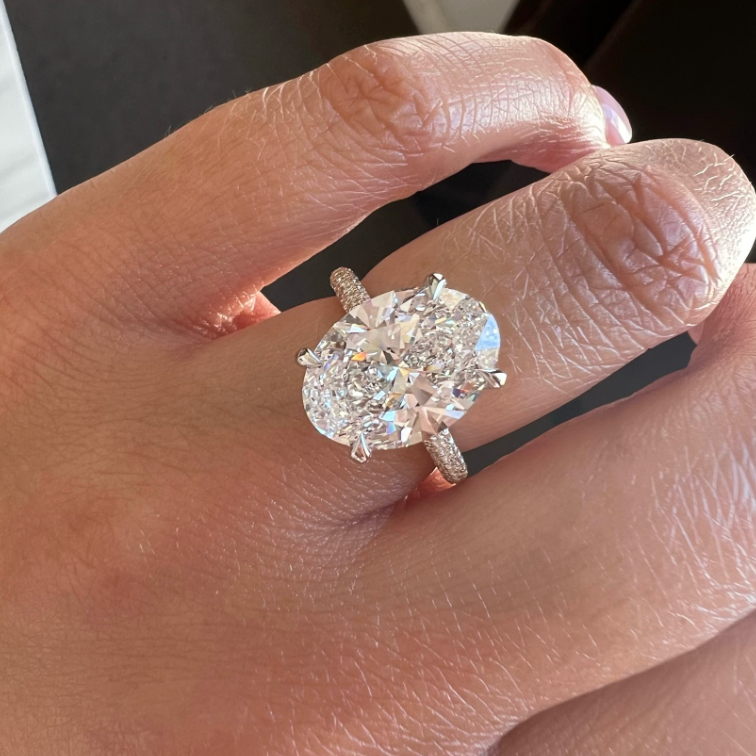 8 carat oval moissanite ring | Moissanite ring in 9K gold | GRA certified moissanites