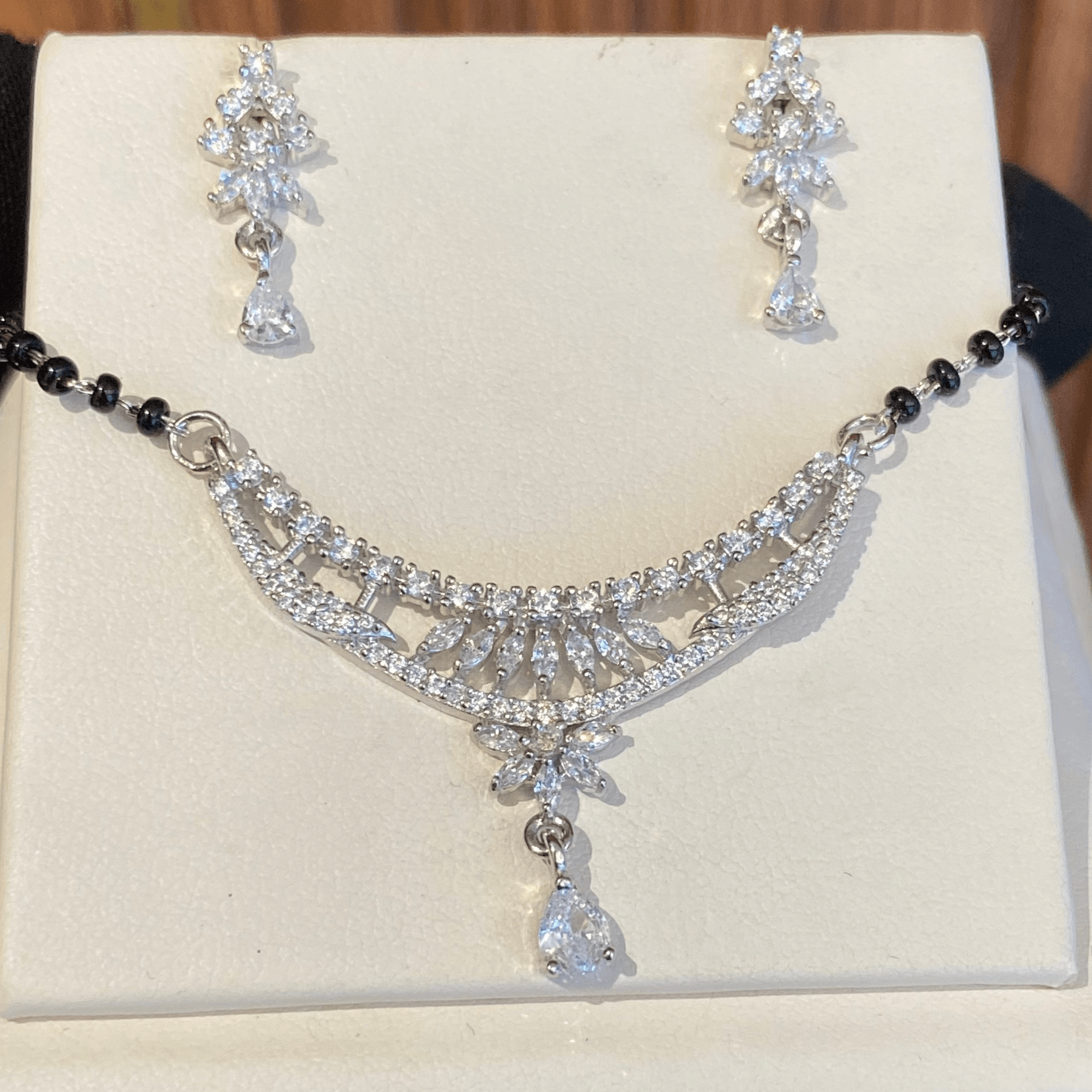 "WOKE" netted mangalsutra  set