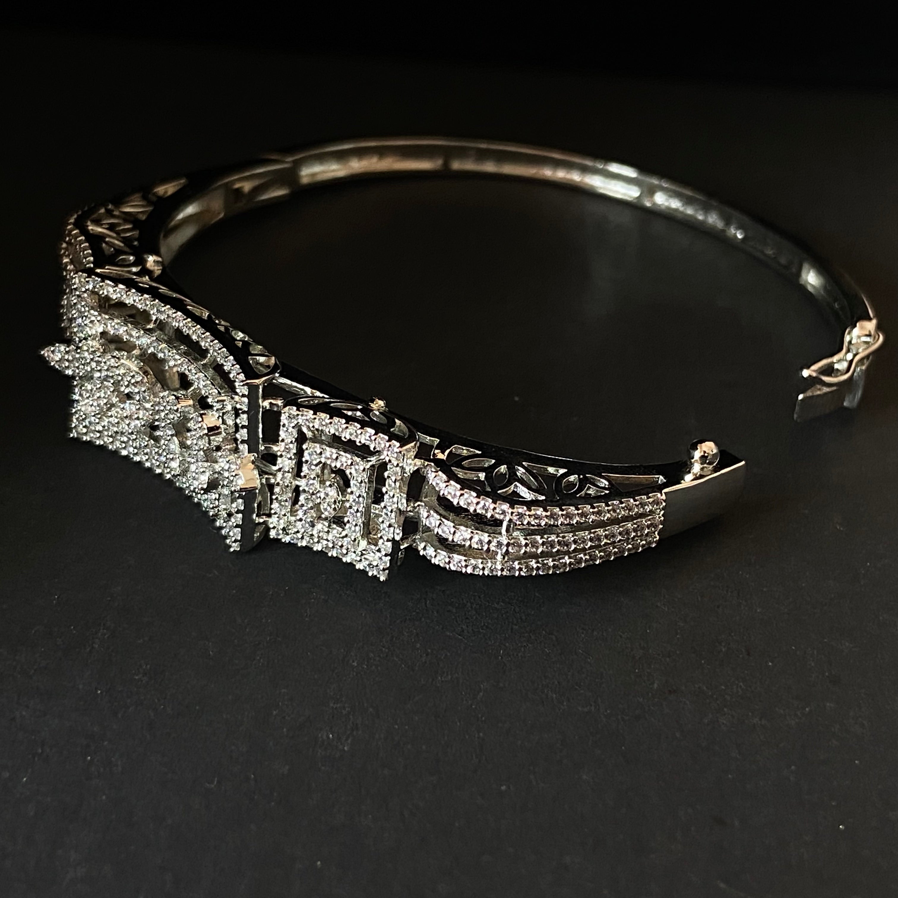 “WOKE” openable white gold Square bracelet