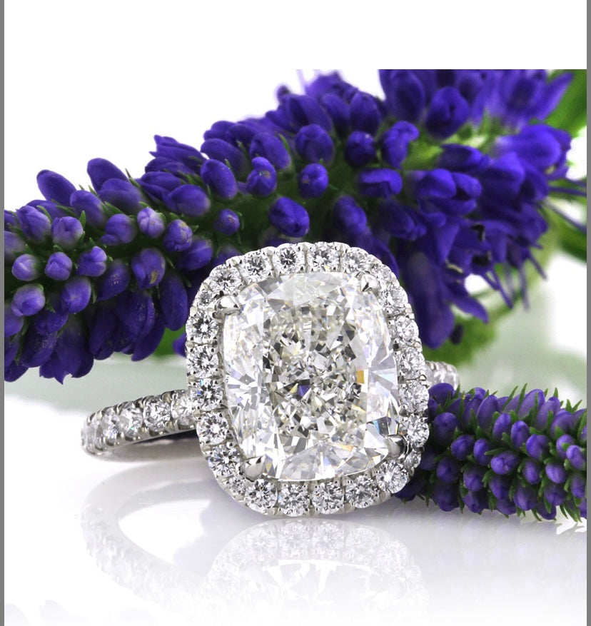 GRA certified moissanites