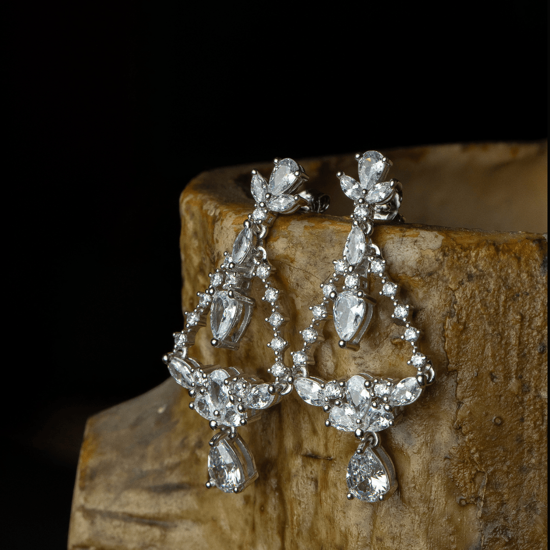 Triangular CZ danglers