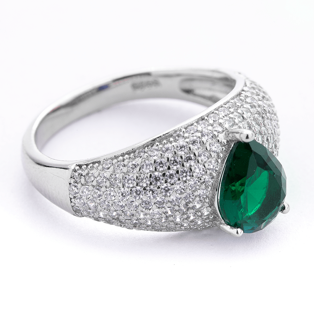 Emerald bezel ring| Moissanite rings