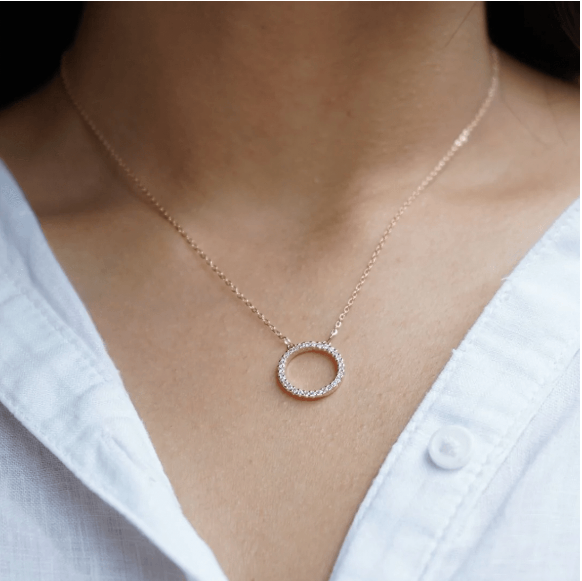 Halo round necklace