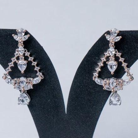 Triangular CZ danglers