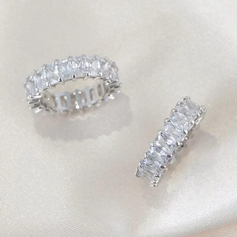 Emerald cut band